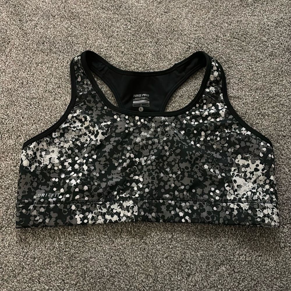 NIKE sports bra